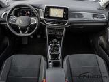 VW T-Roc bei Gebrauchtwagen.expert - Abbildung (11 / 15) VW T-Roc bei Gebrauchtwagen.expert - Abbildung (11 / 15)