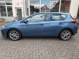 Toyota Auris bei Gebrauchtwagen.expert - Abbildung (3 / 15) Toyota Auris bei Gebrauchtwagen.expert - Abbildung (3 / 15)
