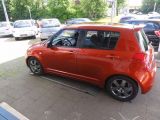 Suzuki Swift bei Gebrauchtwagen.expert - Abbildung (9 / 15) Suzuki Swift bei Gebrauchtwagen.expert - Abbildung (9 / 15)