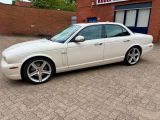 Jaguar XJ bei Gebrauchtwagen.expert - Abbildung (2 / 15) Jaguar XJ bei Gebrauchtwagen.expert - Abbildung (2 / 15)