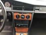 Mercedes-Benz 190 bei Gebrauchtwagen.expert - Abbildung (13 / 15) Mercedes-Benz 190 bei Gebrauchtwagen.expert - Abbildung (13 / 15)