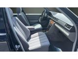 Mercedes-Benz E 260 OLDTIMER bei Gebrauchtwagen.expert - Abbildung (8 / 10) Mercedes-Benz E 260 OLDTIMER bei Gebrauchtwagen.expert - Abbildung (8 / 10)