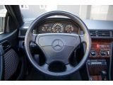 Mercedes-Benz E-Klasse bei Gebrauchtwagen.expert - Abbildung (9 / 15)