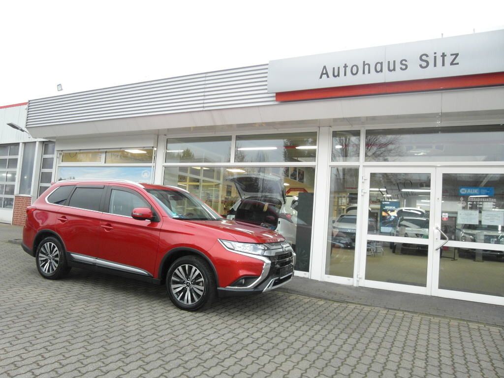 Mitsubishi Outlander bei Gebrauchtwagen.expert - Hauptabbildung Mitsubishi Outlander bei Gebrauchtwagen.expert - Hauptabbildung