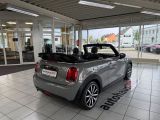 Mini Cooper bei Gebrauchtwagen.expert - Abbildung (6 / 14) Mini Cooper bei Gebrauchtwagen.expert - Abbildung (6 / 14)