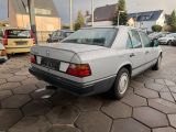 Mercedes-Benz E 260 bei Gebrauchtwagen.expert - Abbildung (4 / 11)
