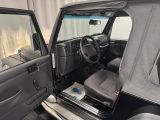 Jeep Wrangler bei Gebrauchtwagen.expert - Abbildung (9 / 15)