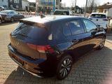 VW Golf VIII bei Gebrauchtwagen.expert - Abbildung (4 / 15)