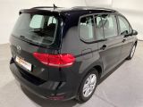 VW Touran bei Gebrauchtwagen.expert - Abbildung (3 / 15) VW Touran bei Gebrauchtwagen.expert - Abbildung (3 / 15)