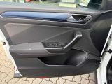 VW T-Roc bei Gebrauchtwagen.expert - Abbildung (14 / 15) VW T-Roc bei Gebrauchtwagen.expert - Abbildung (14 / 15)