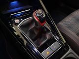 VW Golf GTI bei Gebrauchtwagen.expert - Abbildung (15 / 15) VW Golf GTI bei Gebrauchtwagen.expert - Abbildung (15 / 15)