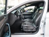 VW Passat bei Gebrauchtwagen.expert - Abbildung (12 / 15) VW Passat bei Gebrauchtwagen.expert - Abbildung (12 / 15)