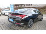 Hyundai Elantra bei Gebrauchtwagen.expert - Abbildung (4 / 15)