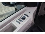 VW Multivan bei Gebrauchtwagen.expert - Abbildung (14 / 15) VW Multivan bei Gebrauchtwagen.expert - Abbildung (14 / 15)