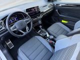 VW T-Roc bei Gebrauchtwagen.expert - Abbildung (11 / 15)