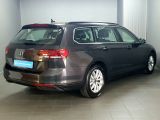 VW Passat bei Gebrauchtwagen.expert - Abbildung (4 / 15) VW Passat bei Gebrauchtwagen.expert - Abbildung (4 / 15)