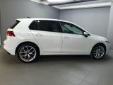 VW Golf VIII bei Gebrauchtwagen.expert - Abbildung (4 / 15)