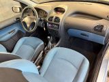 Peugeot 206 bei Gebrauchtwagen.expert - Abbildung (9 / 15)