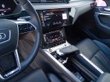 Audi e-tron bei Gebrauchtwagen.expert - Abbildung (14 / 15)