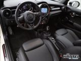 Mini Cooper S bei Gebrauchtwagen.expert - Abbildung (8 / 15) Mini Cooper S bei Gebrauchtwagen.expert - Abbildung (8 / 15)