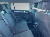 VW Passat bei Gebrauchtwagen.expert - Abbildung (12 / 15) VW Passat bei Gebrauchtwagen.expert - Abbildung (12 / 15)