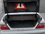 Mercedes-Benz E-Klasse bei Gebrauchtwagen.expert - Abbildung (8 / 15) Mercedes-Benz E-Klasse bei Gebrauchtwagen.expert - Abbildung (8 / 15)