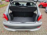 Peugeot 206 bei Gebrauchtwagen.expert - Abbildung (9 / 15)