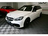Mercedes-Benz E 63 4Matic AMG bei Gebrauchtwagen.expert - Abbildung (3 / 15) Mercedes-Benz E 63 4Matic AMG bei Gebrauchtwagen.expert - Abbildung (3 / 15)