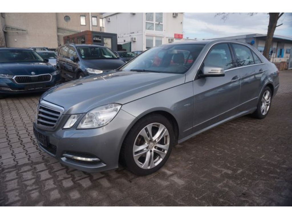 Mercedes-Benz E-Klasse bei Gebrauchtwagen.expert - Hauptabbildung Mercedes-Benz E-Klasse bei Gebrauchtwagen.expert - Hauptabbildung