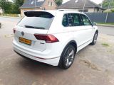 VW Tiguan bei Gebrauchtwagen.expert - Abbildung (4 / 15) VW Tiguan bei Gebrauchtwagen.expert - Abbildung (4 / 15)