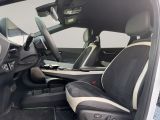 Kia EV6 bei Gebrauchtwagen.expert - Abbildung (11 / 15) Kia EV6 bei Gebrauchtwagen.expert - Abbildung (11 / 15)