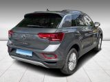 VW T-Roc bei Gebrauchtwagen.expert - Abbildung (6 / 15)