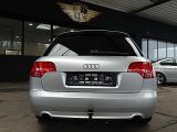 Audi A4 bei Gebrauchtwagen.expert - Abbildung (4 / 15)