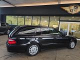 Mercedes-Benz E-Klasse bei Gebrauchtwagen.expert - Abbildung (9 / 15) Mercedes-Benz E-Klasse bei Gebrauchtwagen.expert - Abbildung (9 / 15)