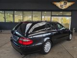 Mercedes-Benz E-Klasse bei Gebrauchtwagen.expert - Abbildung (8 / 15) Mercedes-Benz E-Klasse bei Gebrauchtwagen.expert - Abbildung (8 / 15)