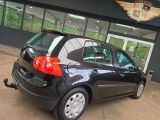 VW Golf V bei Gebrauchtwagen.expert - Abbildung (14 / 15) VW Golf V bei Gebrauchtwagen.expert - Abbildung (14 / 15)