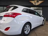 Hyundai i30 bei Gebrauchtwagen.expert - Abbildung (14 / 15) Hyundai i30 bei Gebrauchtwagen.expert - Abbildung (14 / 15)