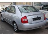 Kia Cerato bei Gebrauchtwagen.expert - Abbildung (6 / 15)