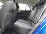 VW T-Roc bei Gebrauchtwagen.expert - Abbildung (12 / 15) VW T-Roc bei Gebrauchtwagen.expert - Abbildung (12 / 15)