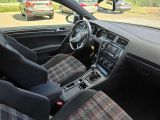 VW Golf GTI bei Gebrauchtwagen.expert - Abbildung (11 / 13)