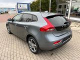 Volvo V40 bei Gebrauchtwagen.expert - Abbildung (4 / 15) Volvo V40 bei Gebrauchtwagen.expert - Abbildung (4 / 15)