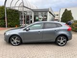 Volvo V40 bei Gebrauchtwagen.expert - Abbildung (3 / 15) Volvo V40 bei Gebrauchtwagen.expert - Abbildung (3 / 15)