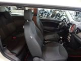 Mini One bei Gebrauchtwagen.expert - Abbildung (13 / 15)