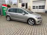 VW Golf Sportsvan bei Gebrauchtwagen.expert - Abbildung (2 / 15)