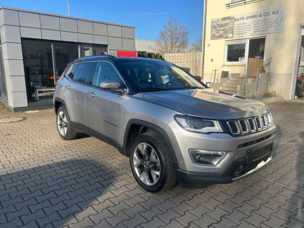 Jeep Compass bei Gebrauchtwagen.expert - Hauptabbildung Jeep Compass bei Gebrauchtwagen.expert - Hauptabbildung