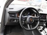 Porsche Macan bei Gebrauchtwagen.expert - Abbildung (8 / 15) Porsche Macan bei Gebrauchtwagen.expert - Abbildung (8 / 15)