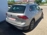 VW Tiguan bei Gebrauchtwagen.expert - Abbildung (4 / 15) VW Tiguan bei Gebrauchtwagen.expert - Abbildung (4 / 15)