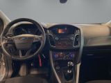 Ford Focus Turnier bei Gebrauchtwagen.expert - Abbildung (8 / 15) Ford Focus Turnier bei Gebrauchtwagen.expert - Abbildung (8 / 15)