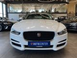 Jaguar XE bei Gebrauchtwagen.expert - Abbildung (2 / 15)