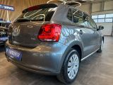 VW Polo bei Gebrauchtwagen.expert - Abbildung (2 / 15) VW Polo bei Gebrauchtwagen.expert - Abbildung (2 / 15)